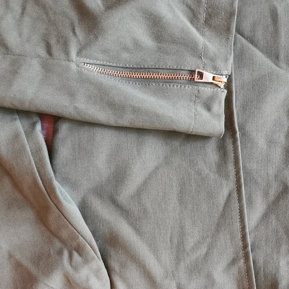 GUESS Sheer Back Blazer - Picture 3 of 4